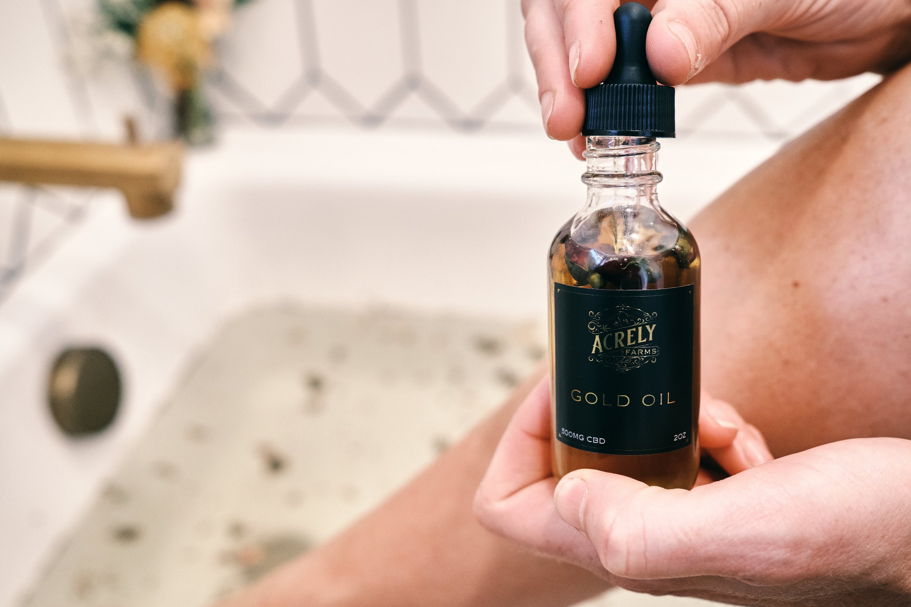 How CBD Gold Oil Supports Skin Healing and Hydration